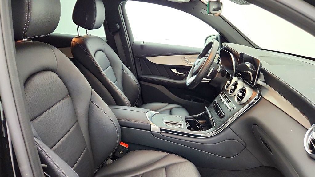 Used 2023 Mercedes-Benz GLC 300 4MATIC Coupe image 24
