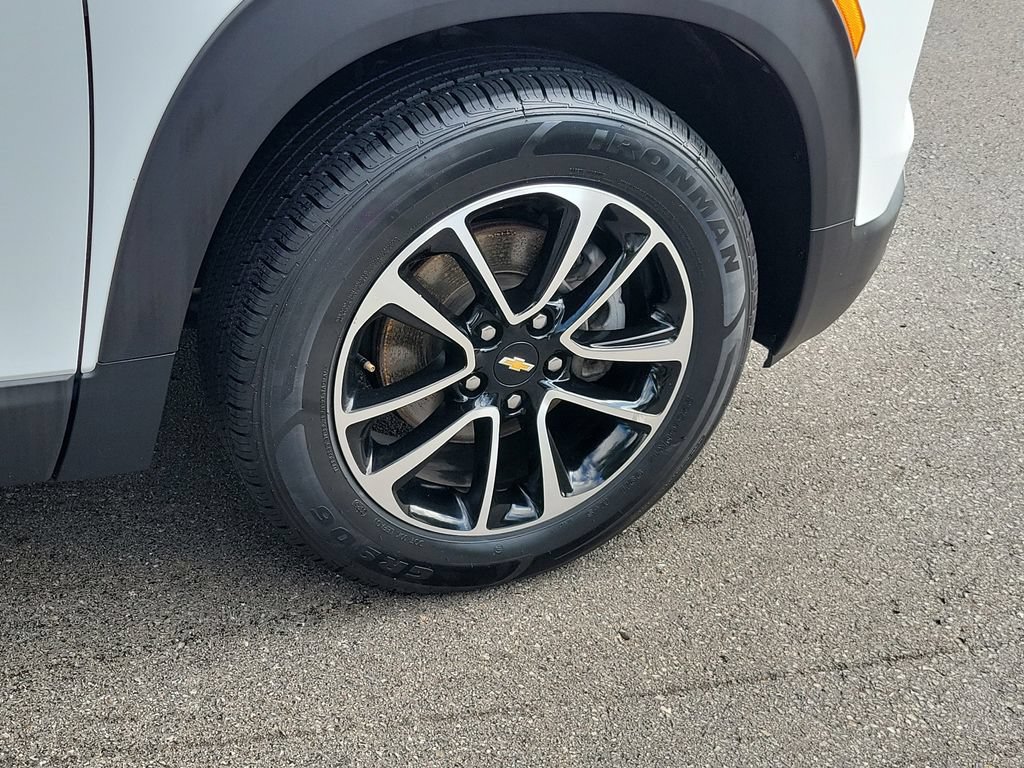 Used 2025 Chevrolet TrailBlazer LT AWD/4WD image 7