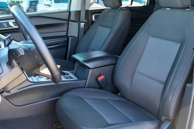 Used 2022 Ford Explorer XLT image 11