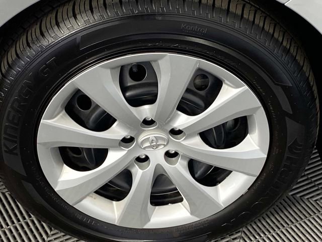 Used 2025 Toyota Corolla LE image 28