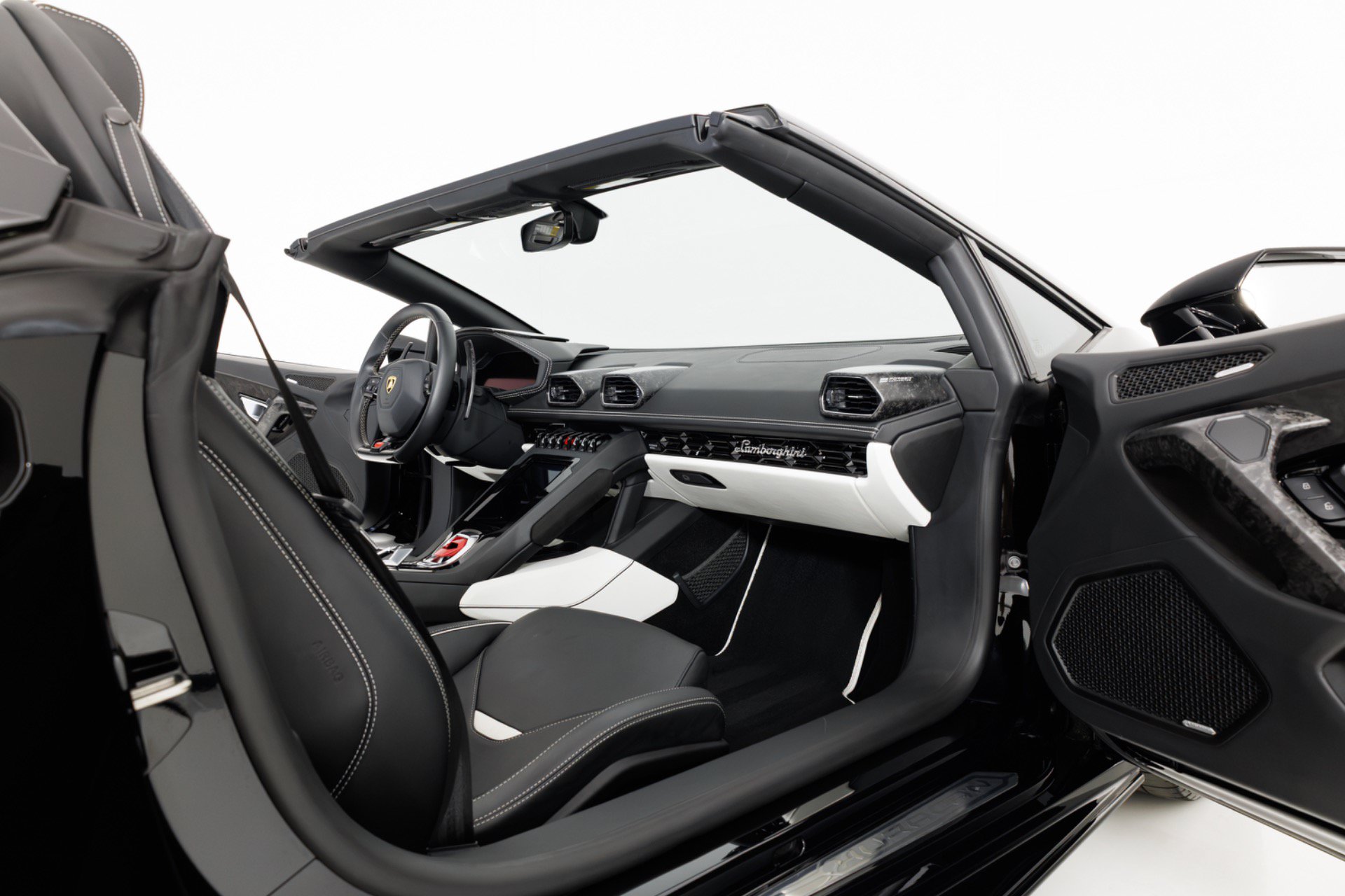 Used 2021 Lamborghini Huracan EVO RWD image 37
