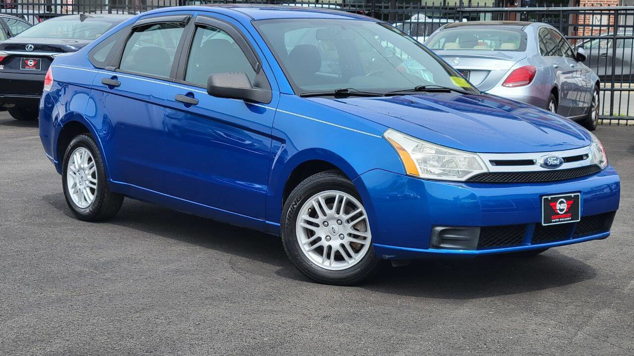 Used 2010 Ford Focus SE FWD image 4