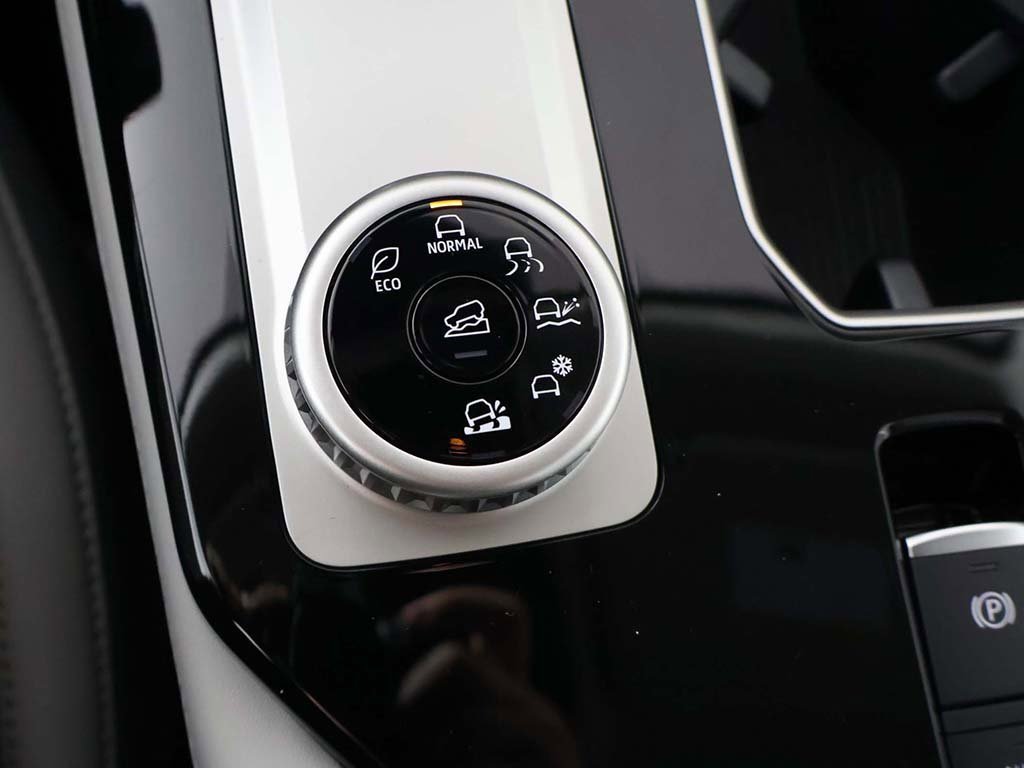 New 2025 Mitsubishi Outlander SE image 53