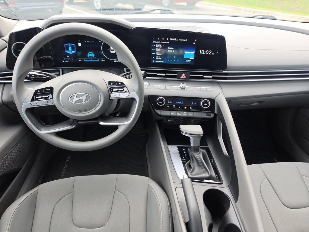 Used 2024 Hyundai Elantra SEL FWD image 8