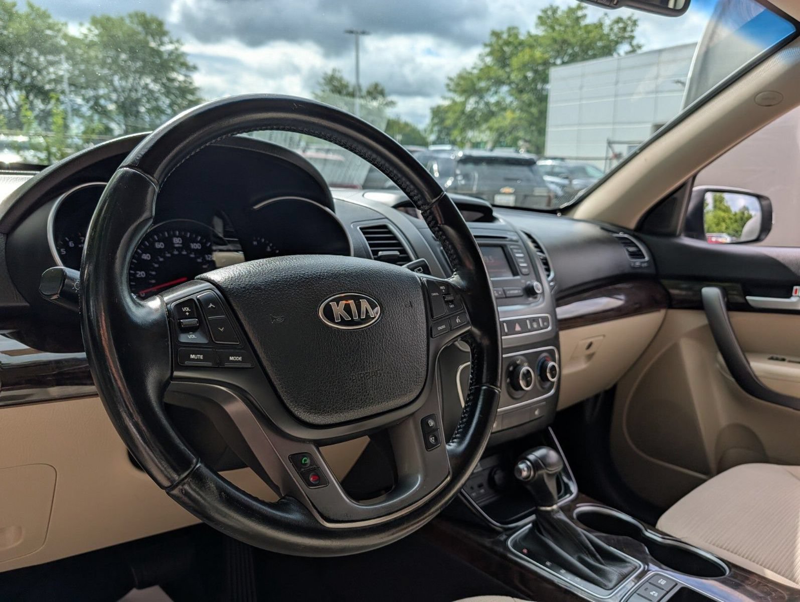 Used 2015 Kia Sorento LX FWD image 26