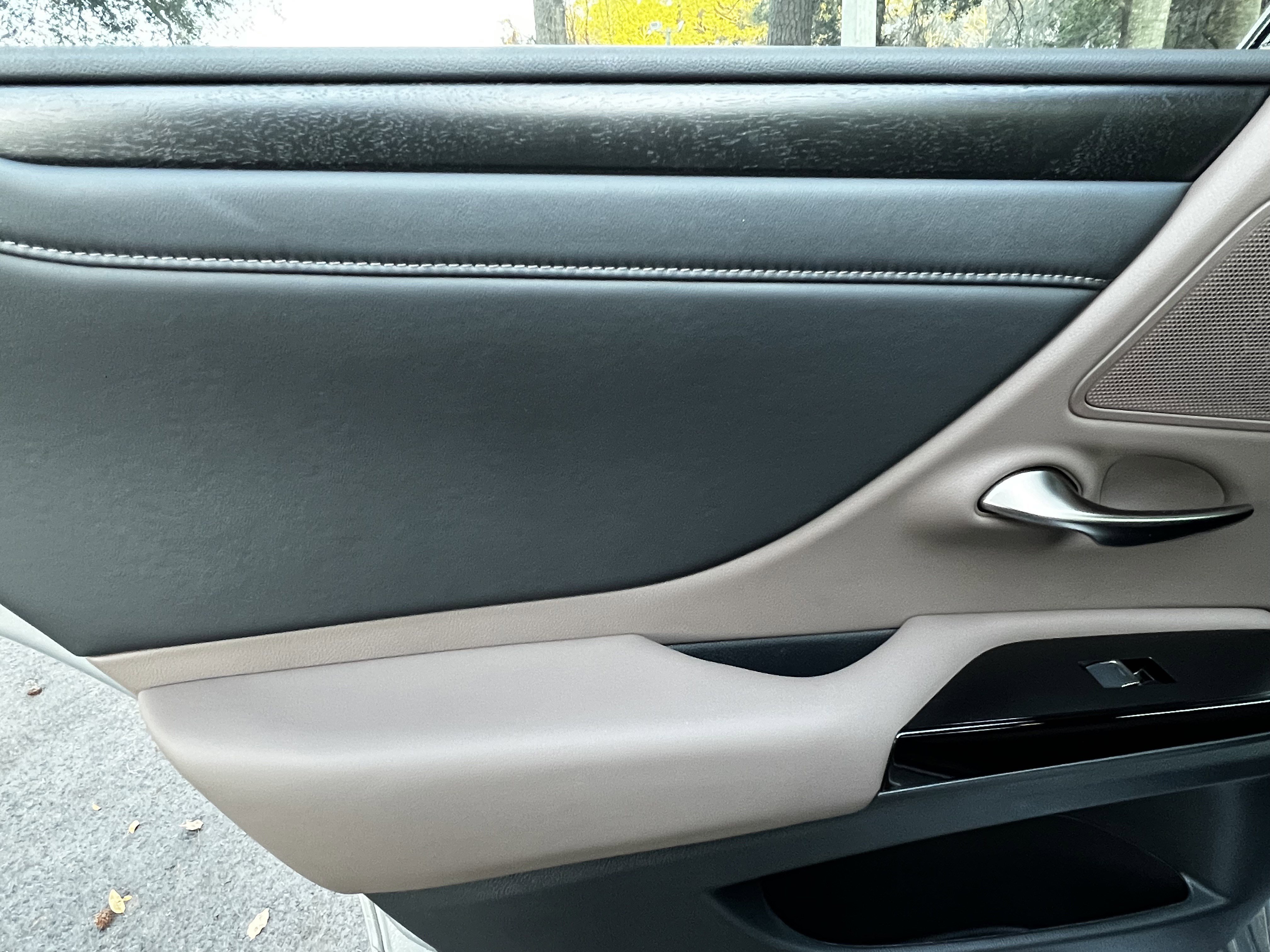 Used 2024 Lexus ES 350 w/ Premium Package image 29