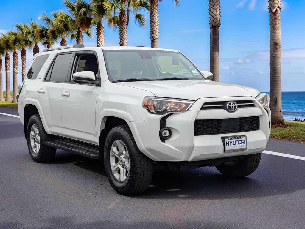 Used 2022 Toyota 4Runner SR5 AWD/4WD image 4