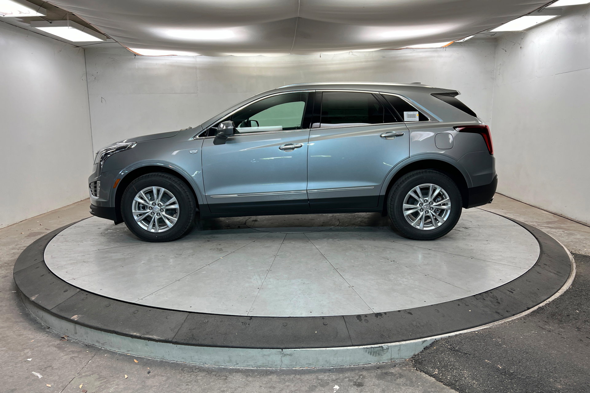 New 2026 Cadillac XT5 Luxury w/ LPO, Floor Liner Package image 2