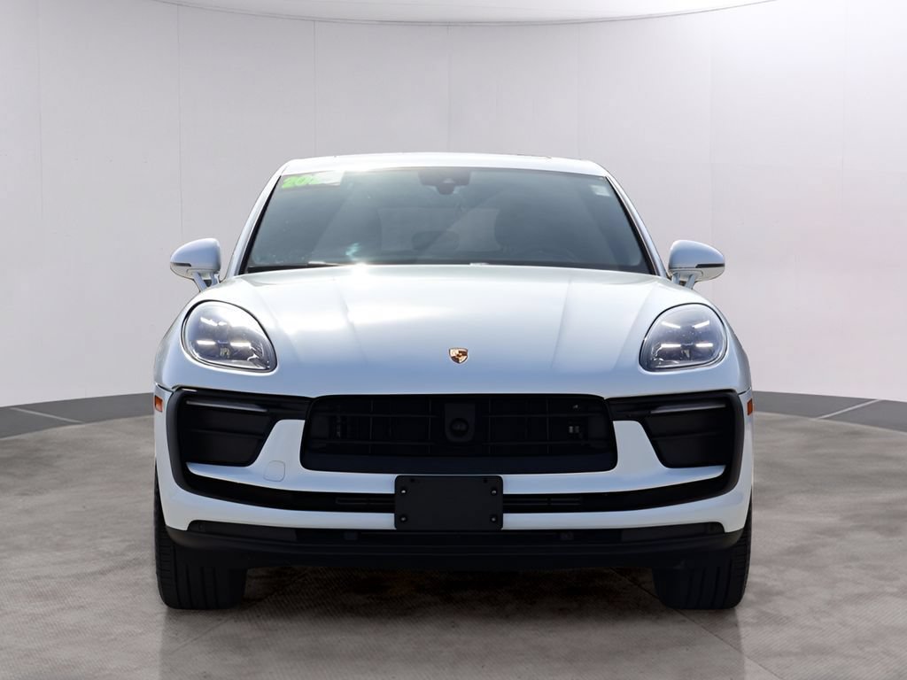 Used 2025 Porsche Macan AWD/4WD image 12