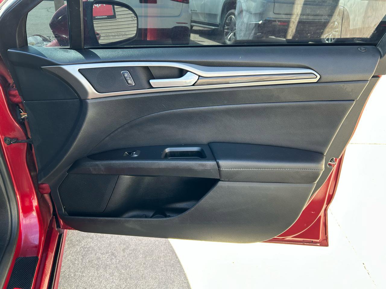 Used 2019 Ford Fusion SEL image 16