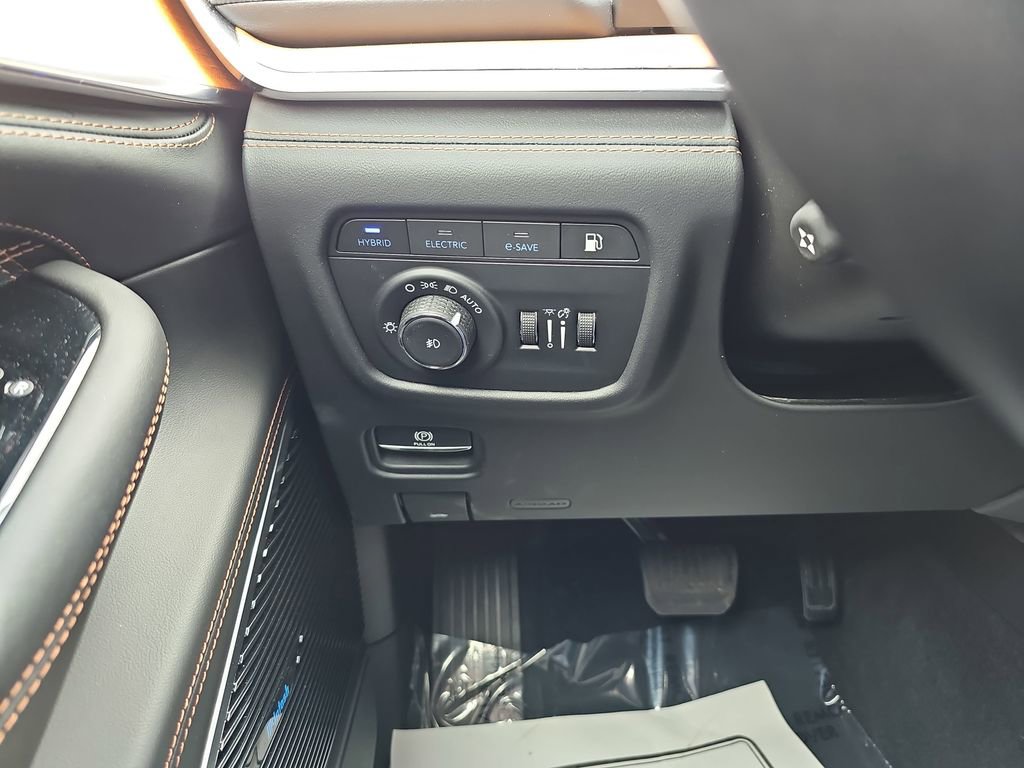 Used 2023 Jeep Grand Cherokee Summit image 30