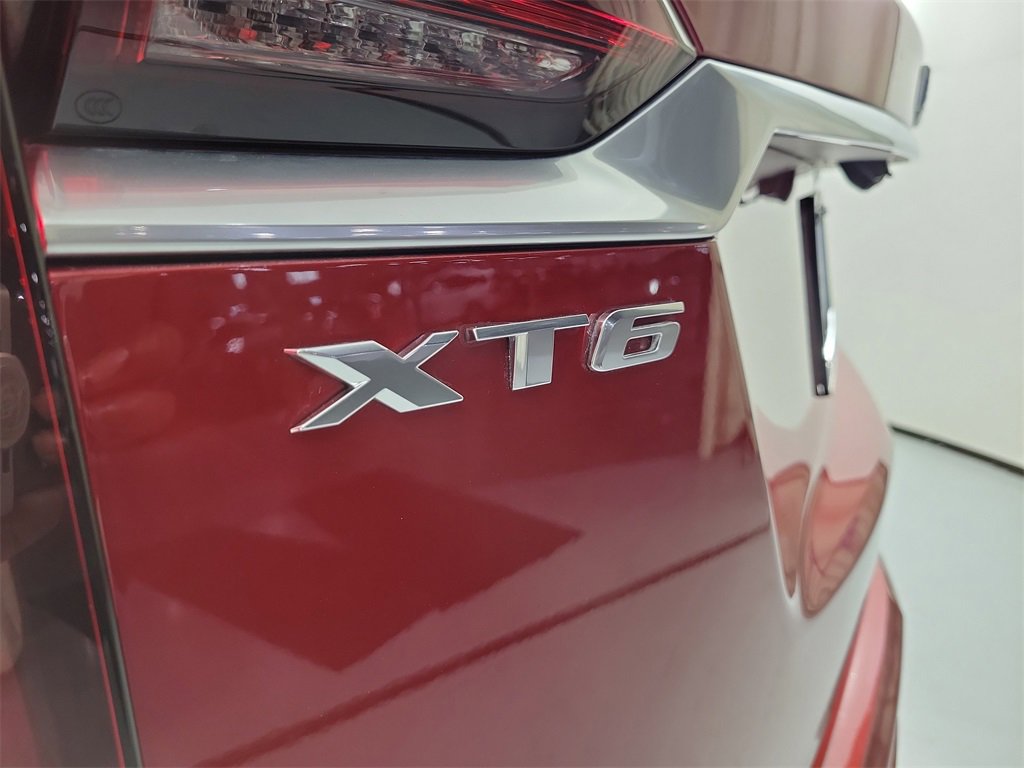 Certified 2025 Cadillac XT6 Luxury image 6