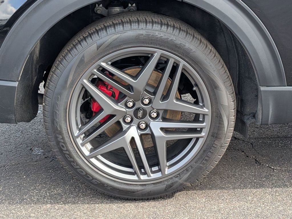 New 2026 Ford Explorer ST w/ Sun And Sound Package image 19