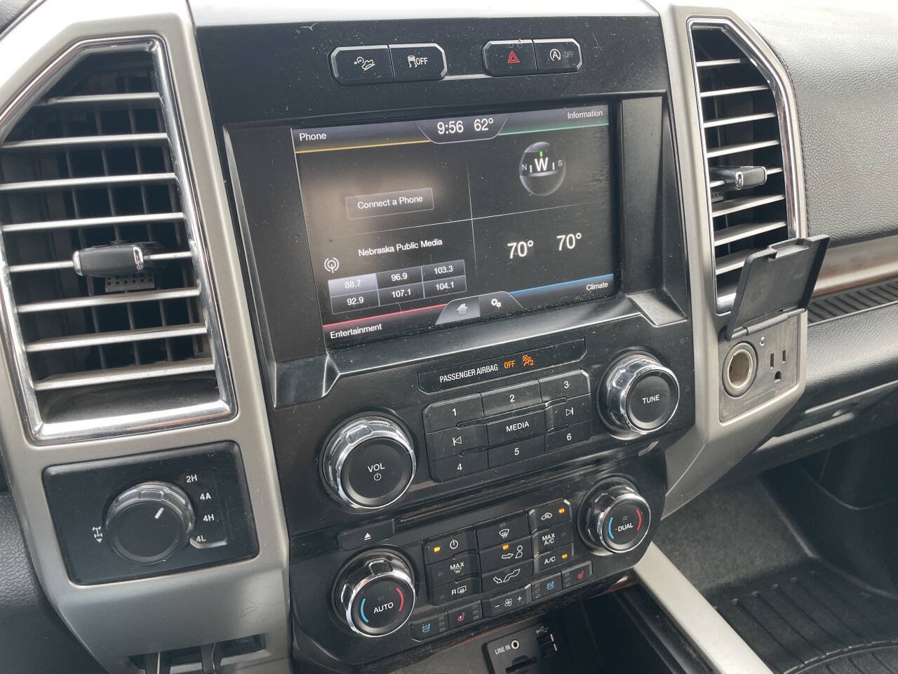 Used 2015 Ford F150 Lariat AWD/4WD image 21