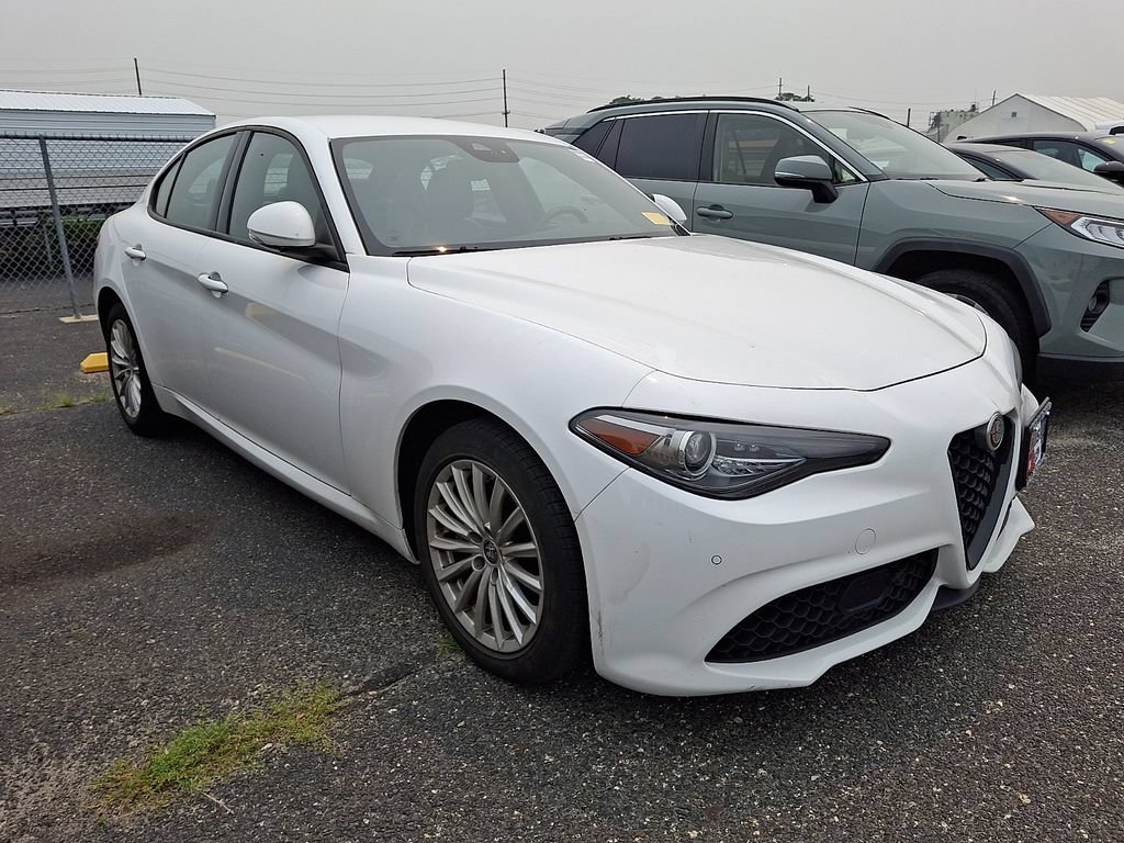 Used 2022 Alfa Romeo Giulia Sprint AWD/4WD image 3