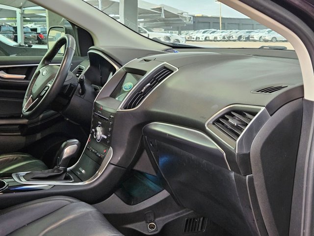 Used 2017 Ford Edge Titanium w/ Technology Package FWD image 18