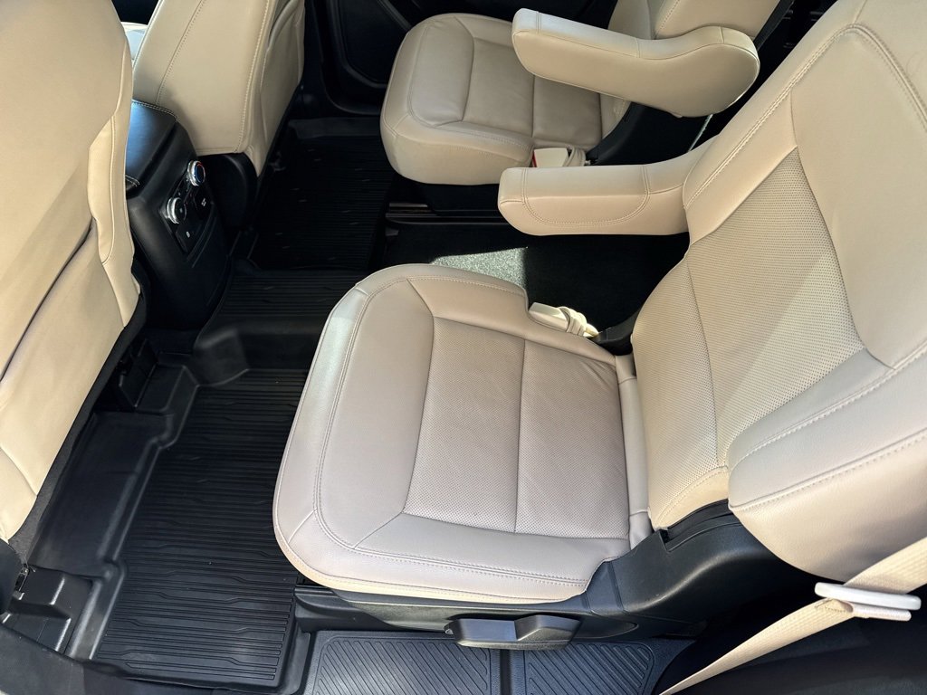 Used 2022 Ford Explorer Limited w/ Equipment Group 301A image 16