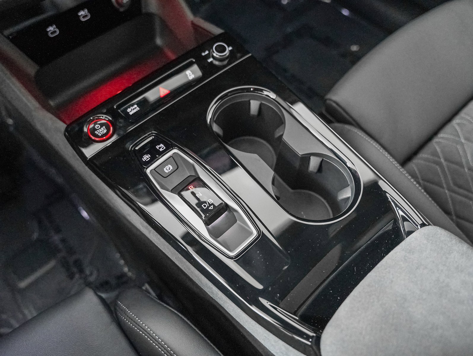 New 2027 Audi SQ6 e-tron Premium Plus AWD/4WD image 18