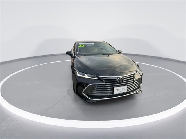 Used 2022 Toyota Avalon Limited video 3