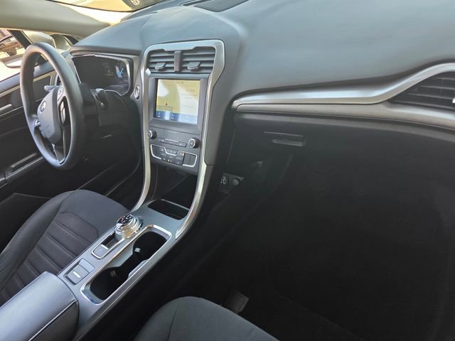 Used 2020 Ford Fusion SE FWD image 16