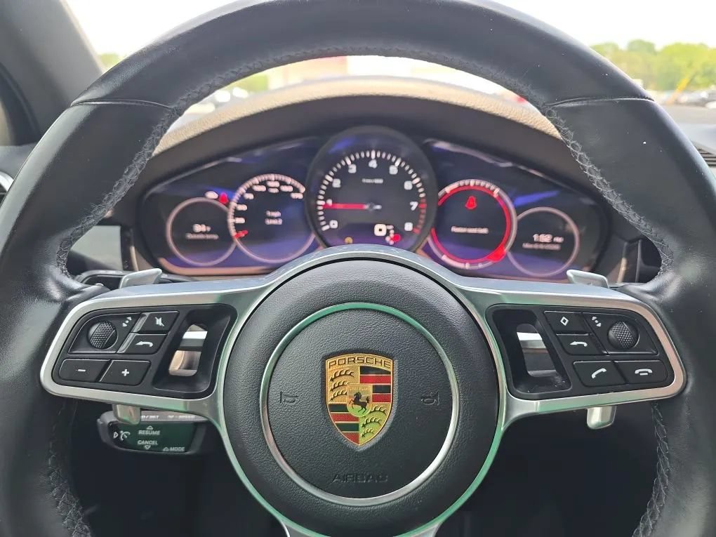 Used 2020 Porsche Cayenne AWD/4WD image 16