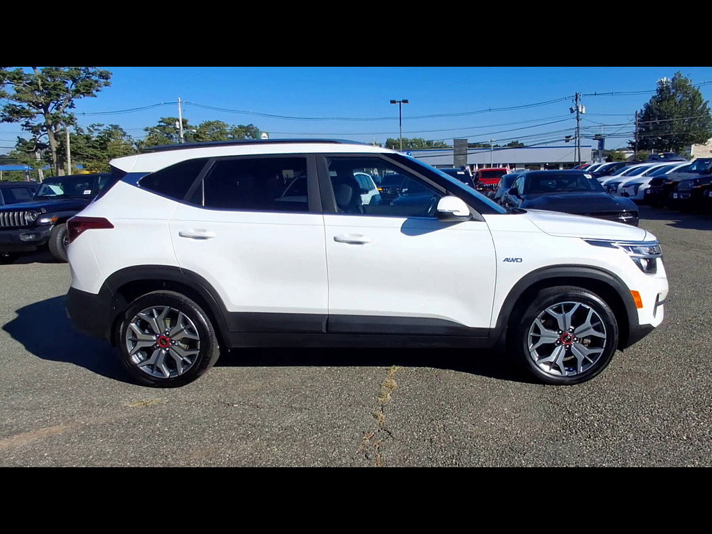 Used 2021 Kia Seltos S AWD/4WD image 9