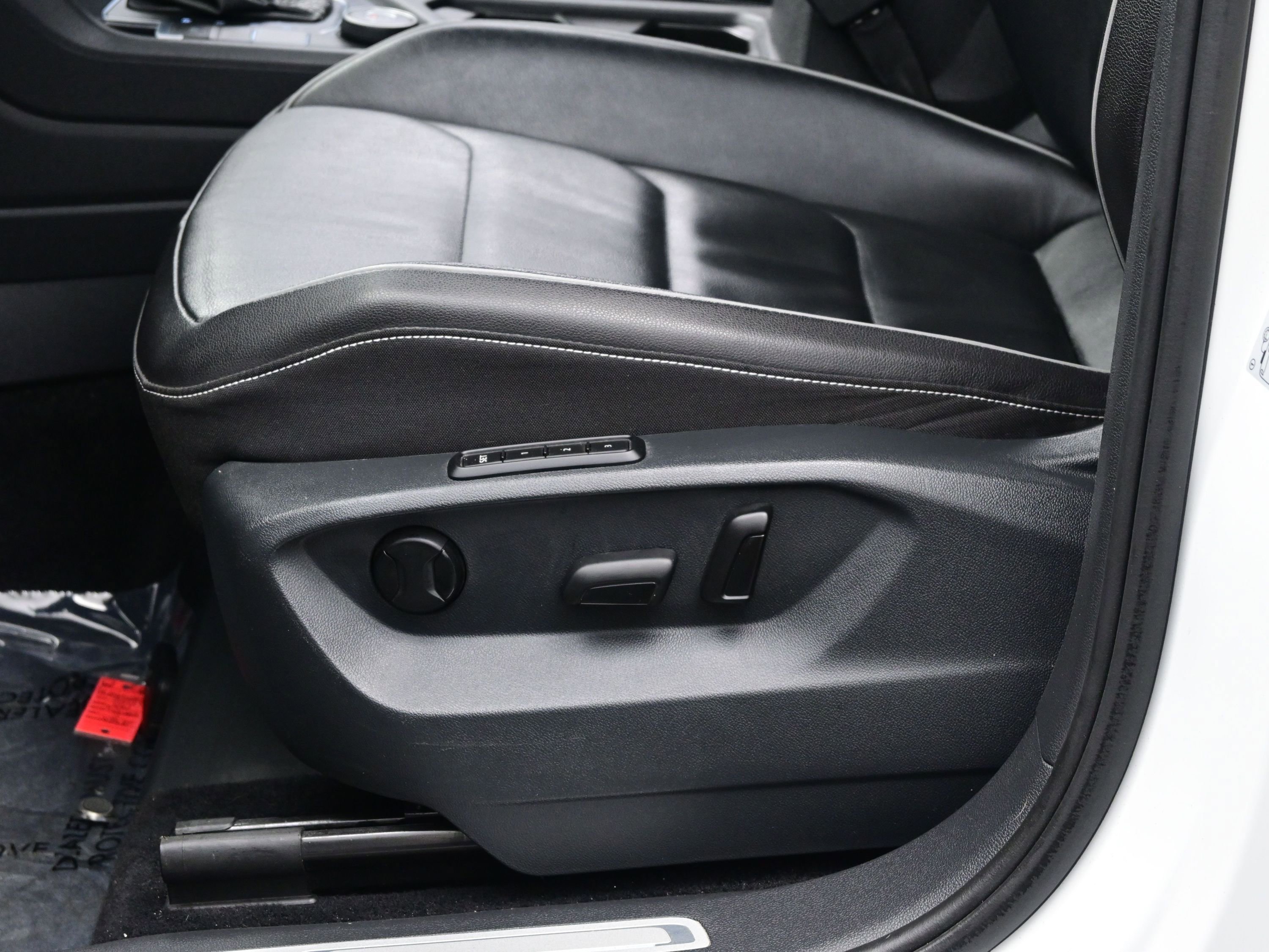 Used 2021 Volkswagen Tiguan SEL Premium R-Line image 11