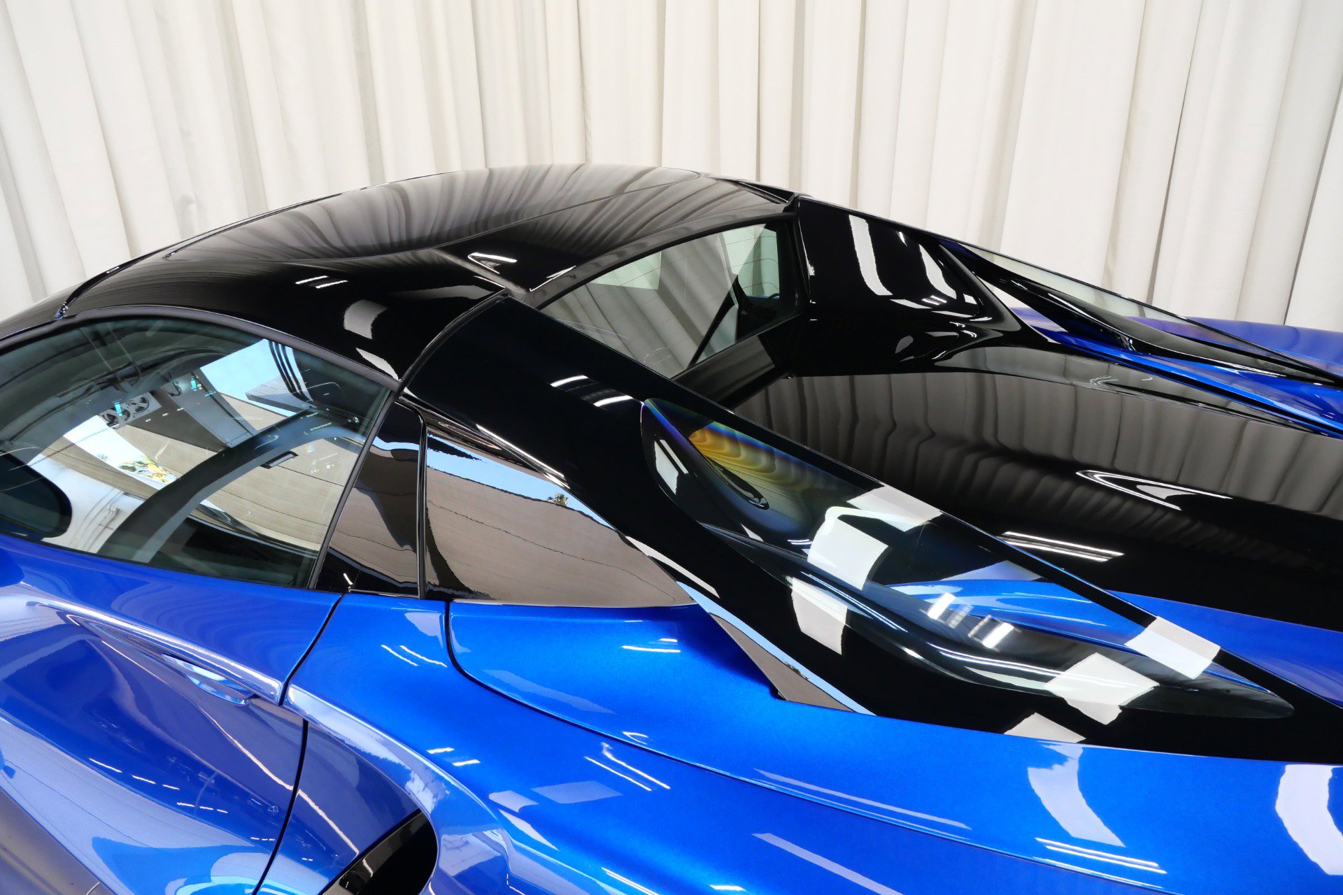 Used 2025 McLaren Artura Spider image 38