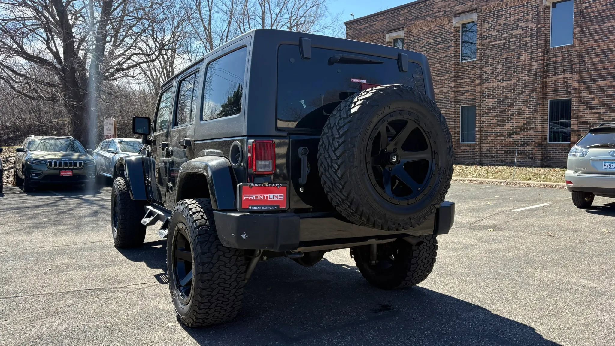 Used 2016 Jeep Wrangler Unlimited Sahara w/ Connectivity Group image 5