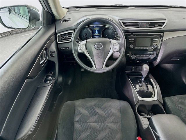 Used 2016 Nissan Rogue SV w/ SV Moonroof Package image 3