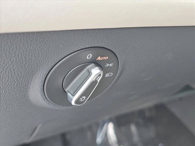 New 2026 Volkswagen Taos SE FWD image 6