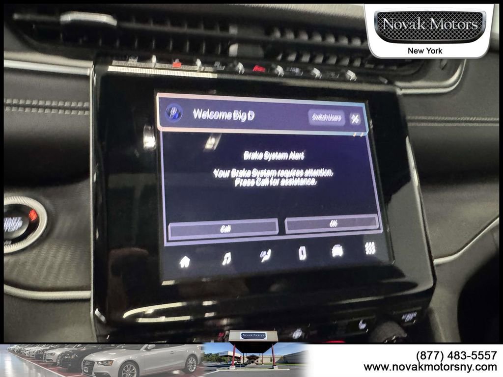 Used 2024 Jeep Grand Cherokee L Altitude AWD/4WD image 21