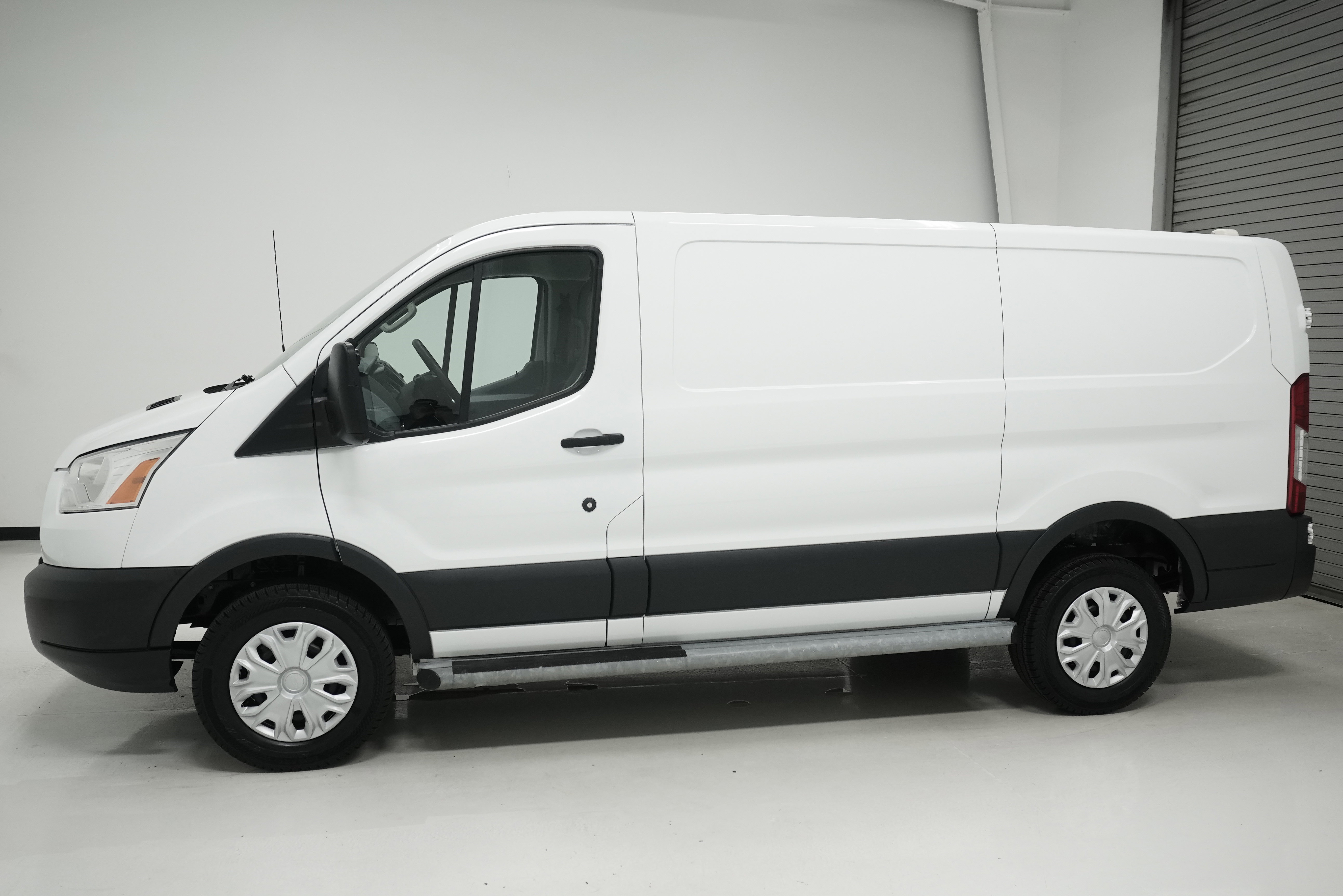 Used 2016 Ford Transit 250 130 Low Roof w/ Exterior Upgrade Package image 6