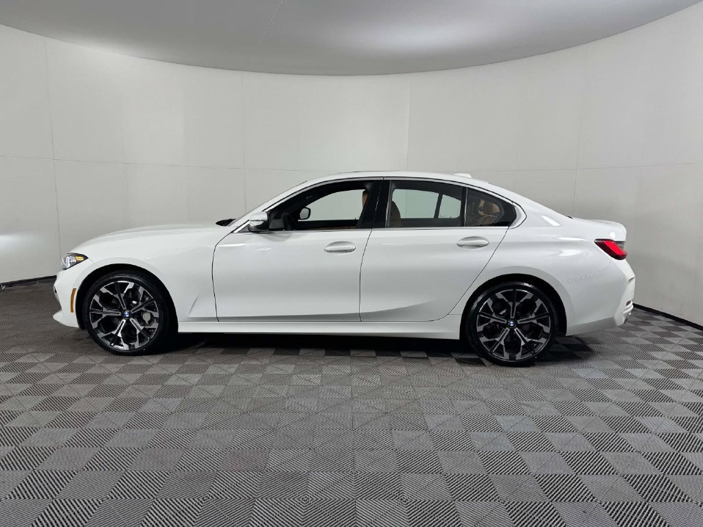 Used 2026 BMW 330i xDrive Sedan w/ Premium Package AWD/4WD image 11