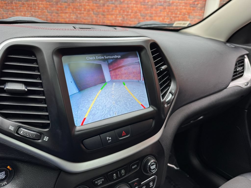 Used 2018 Jeep Cherokee Trailhawk w/ Comfort/Convenience Group AWD/4WD image 22