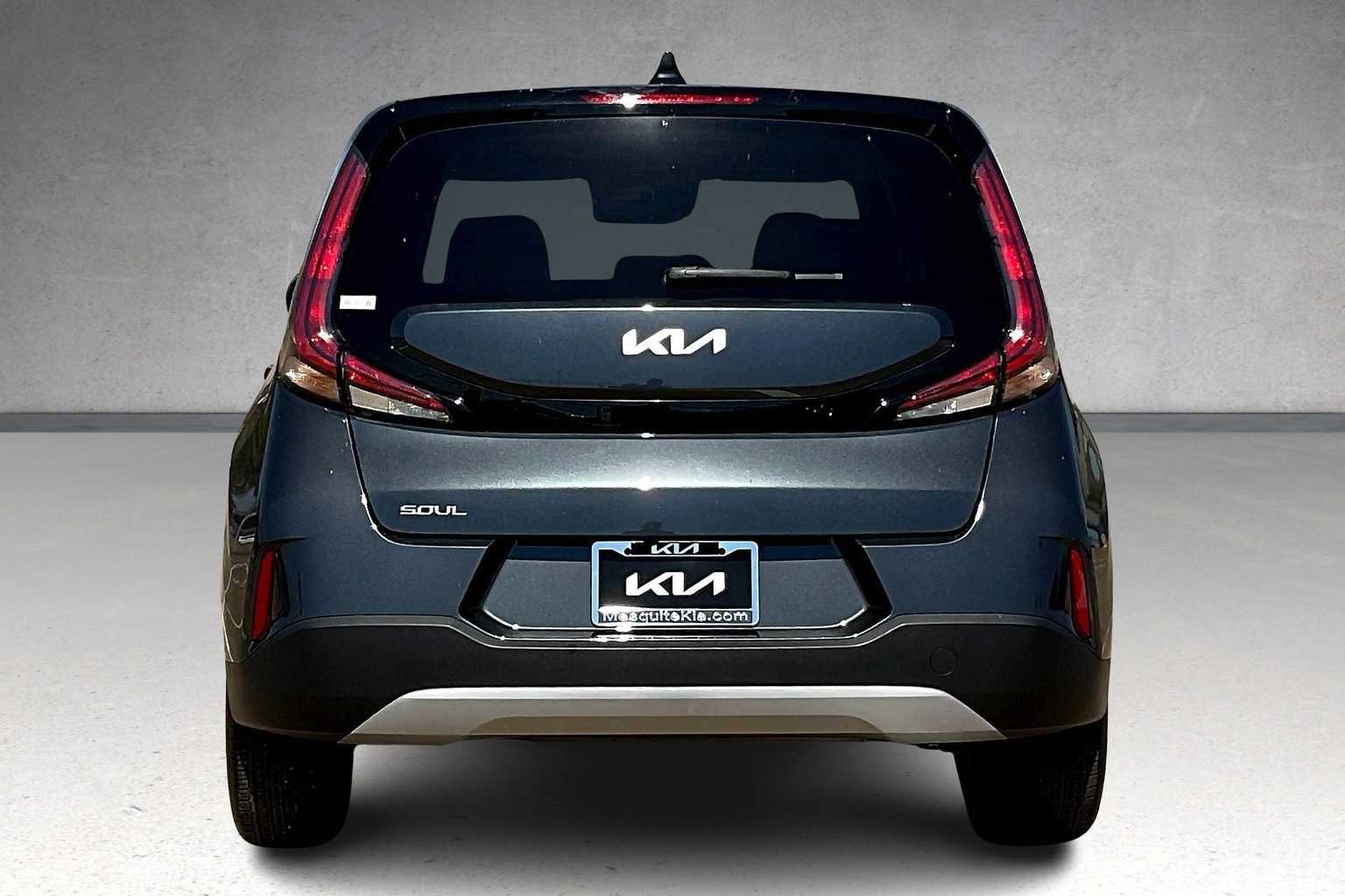 Certified 2023 Kia Soul LX image 5