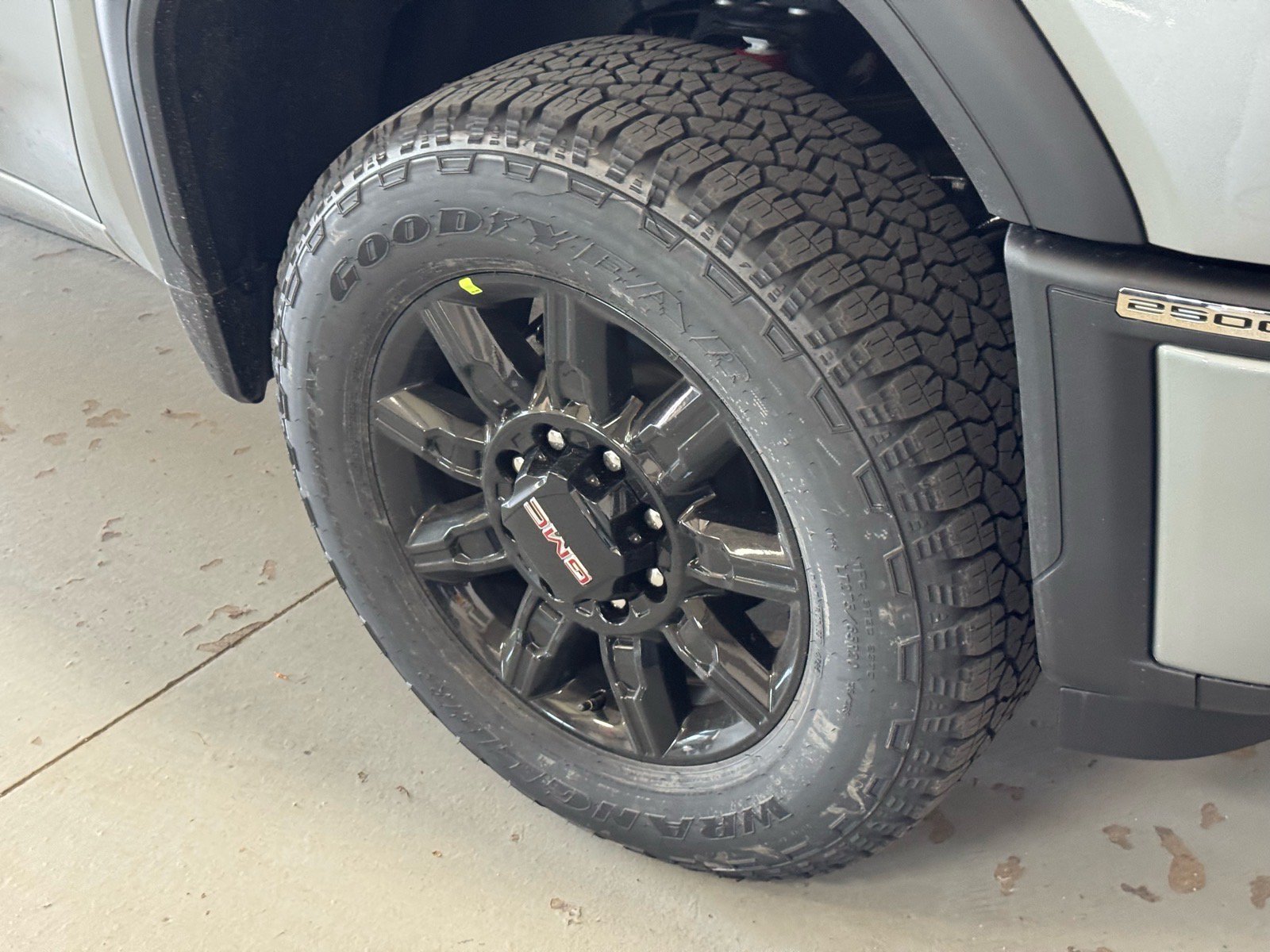 New 2026 GMC Sierra 2500 AT4 w/ AT4 Premium Plus Package AWD/4WD image 4