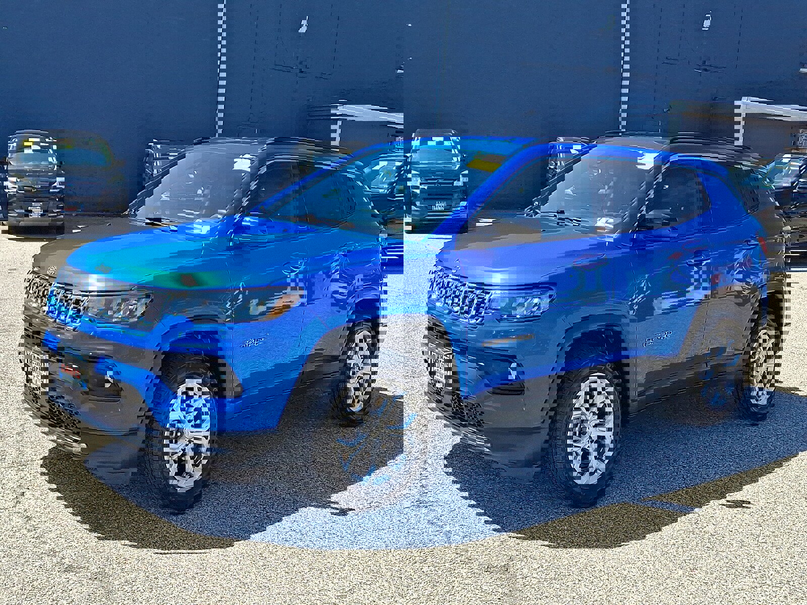 Used 2024 Jeep Compass Latitude image 3