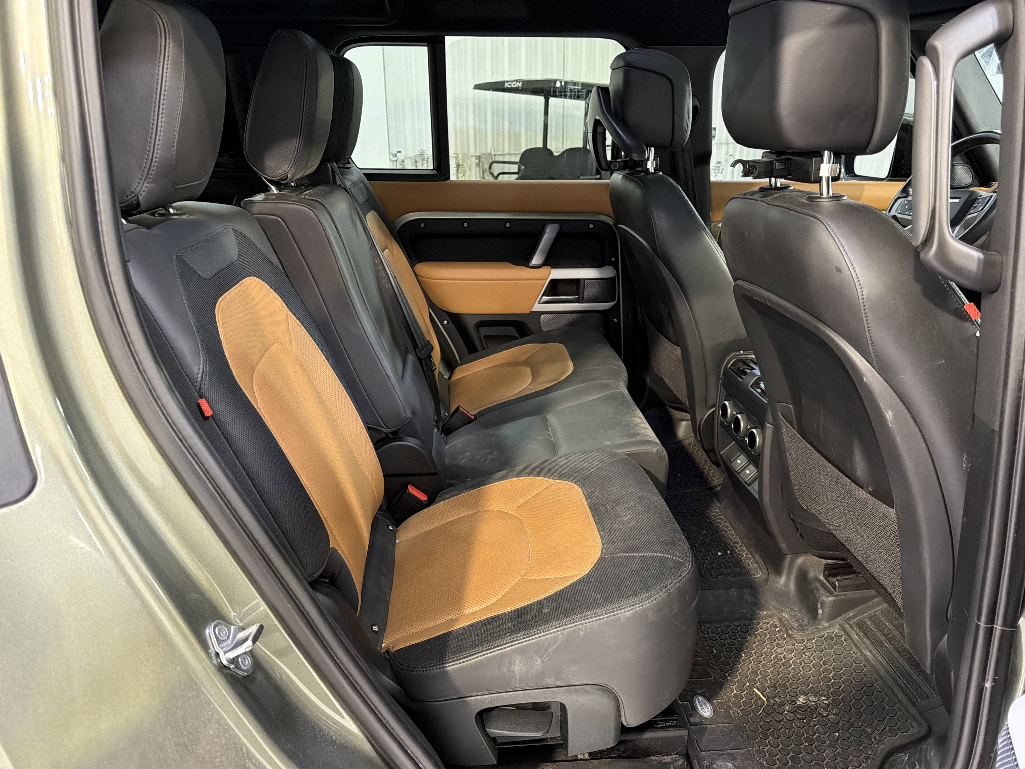 Used 2023 Land Rover Defender 110 X-Dynamic SE AWD/4WD image 13