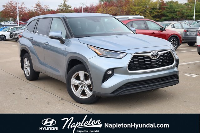 Used 2022 Toyota Highlander LE