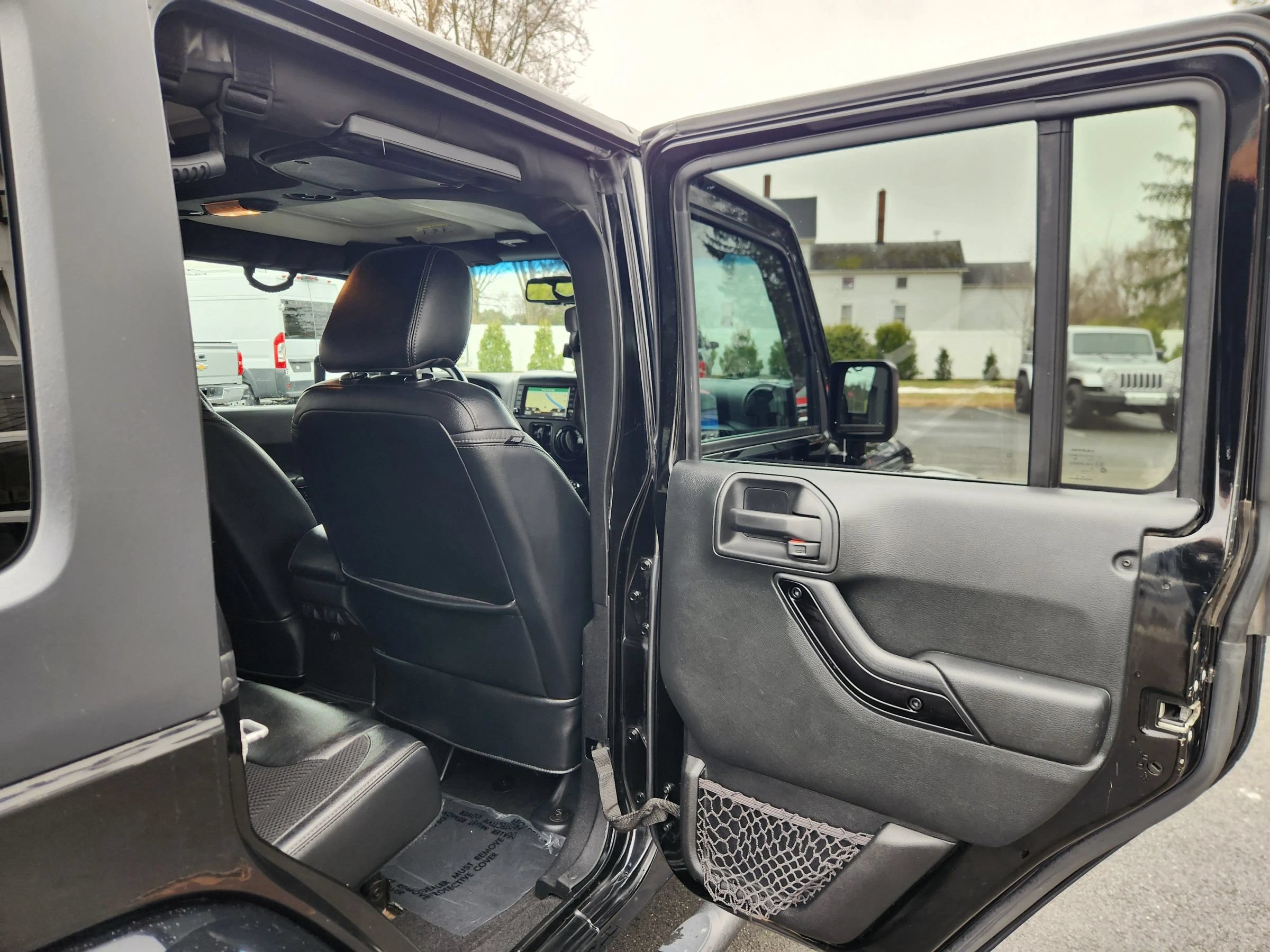 Used 2017 Jeep Wrangler Unlimited Sahara AWD/4WD image 52