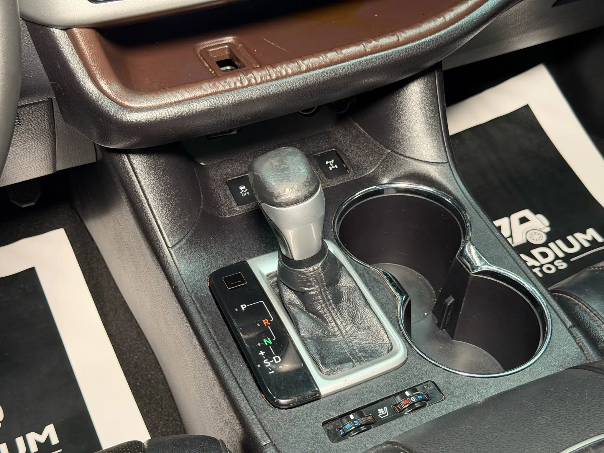 Used 2015 Toyota Highlander Limited Platinum image 29