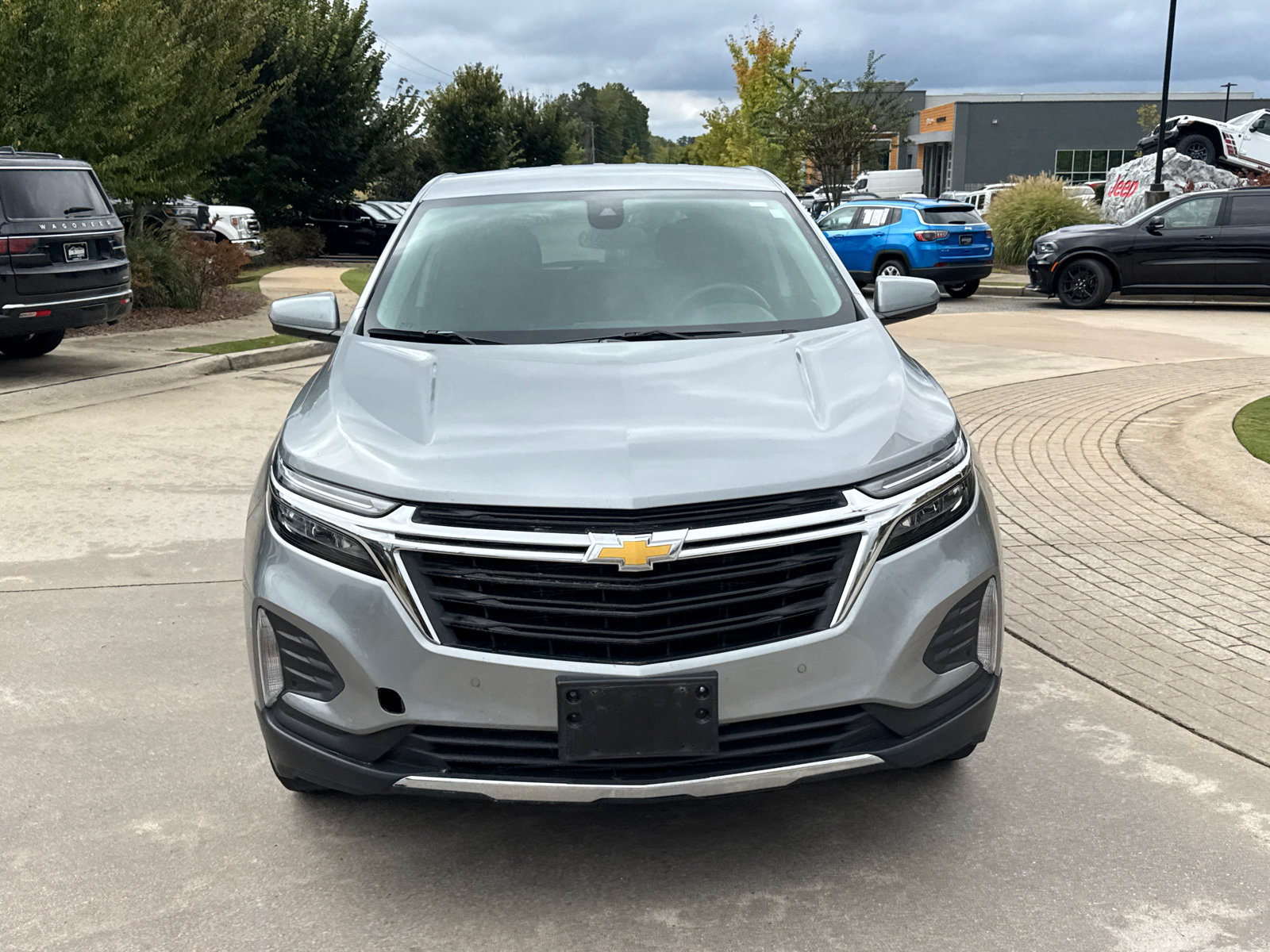 Used 2024 Chevrolet Equinox LT AWD/4WD image 3