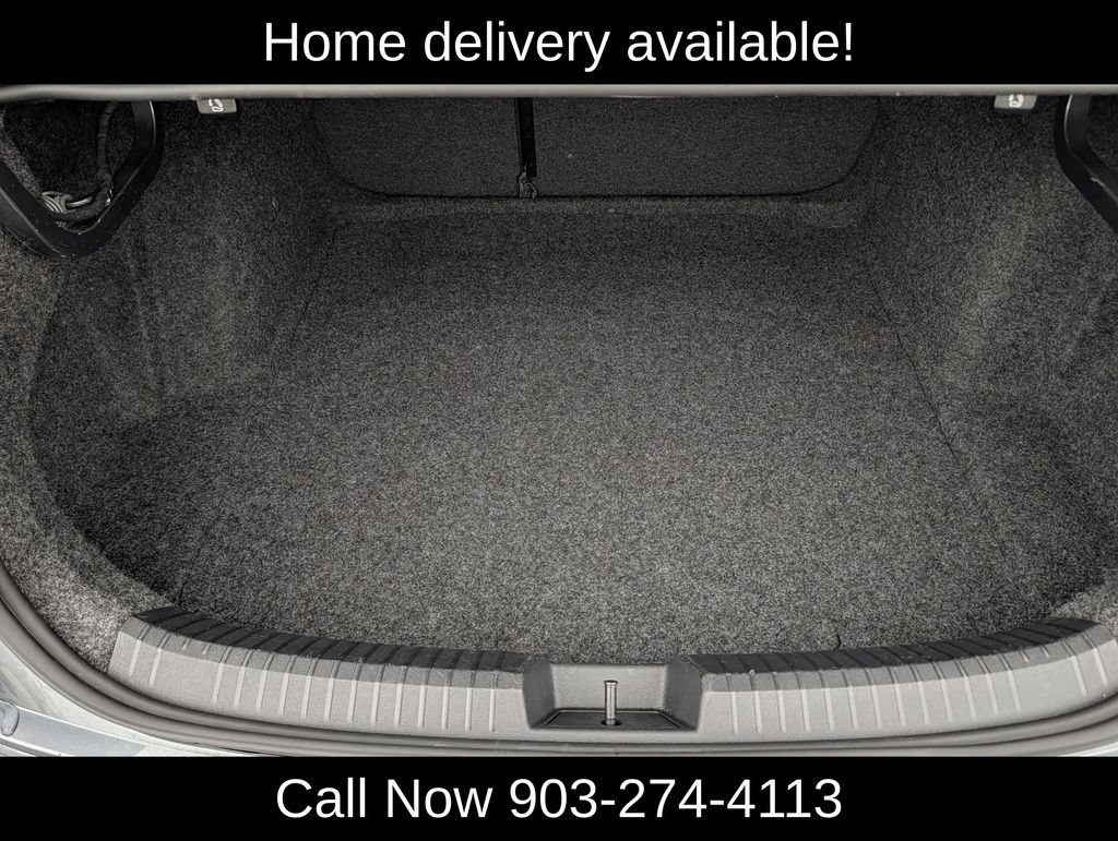 Used 2026 Volkswagen Jetta SE FWD image 30