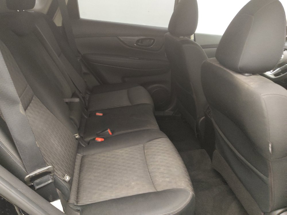Used 2020 Nissan Rogue S FWD image 19