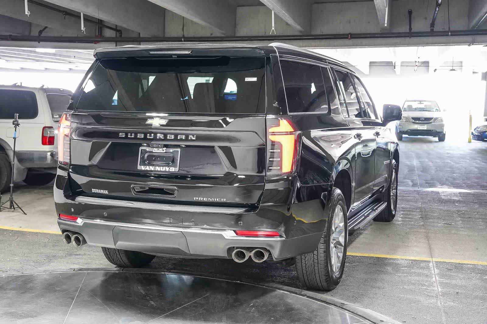 Used 2025 Chevrolet Suburban Premier RWD image 26