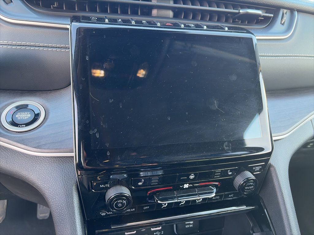 Used 2023 Jeep Grand Cherokee L Limited image 30