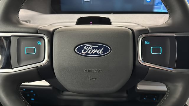 Used 2025 Ford Expedition Max Active AWD/4WD image 16