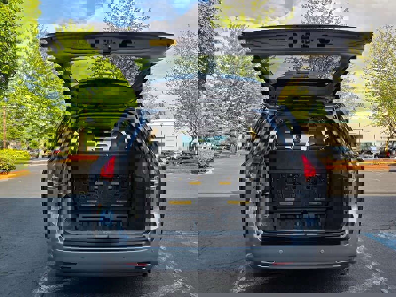 Used 2014 Toyota Sienna XLE image 31