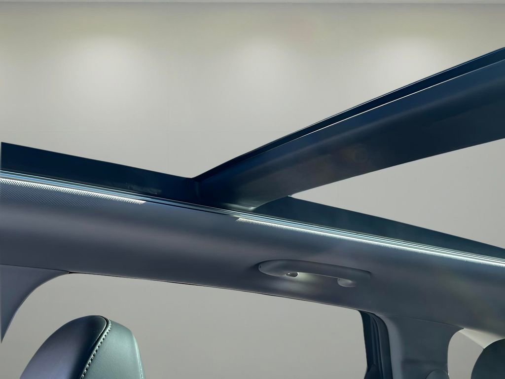 Used 2025 Kia Sorento SX image 24